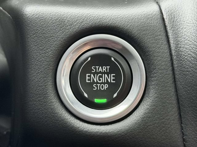 Used 2022 GMC Yukon AT4 w/ AT4 Premium Plus Package AWD/4WD image 17