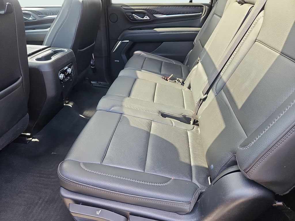 Used 2021 GMC Yukon XL Denali w/ Denali Premium Package AWD/4WD image 37