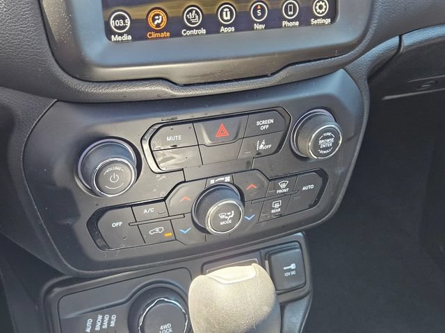 Used 2023 Jeep Renegade Altitude w/ Sun/Sound Group AWD/4WD image 30