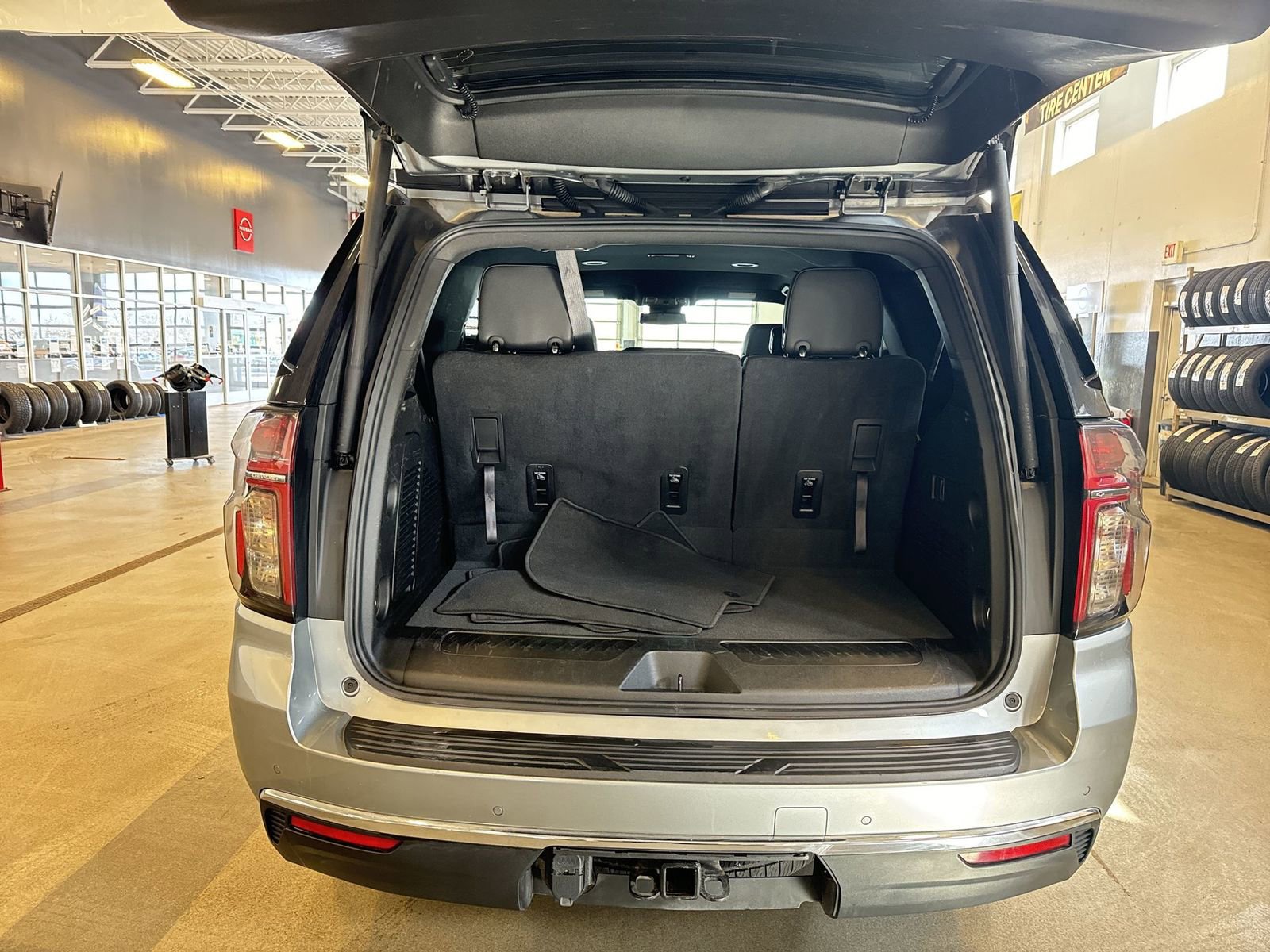 Used 2024 Chevrolet Tahoe LT image 32