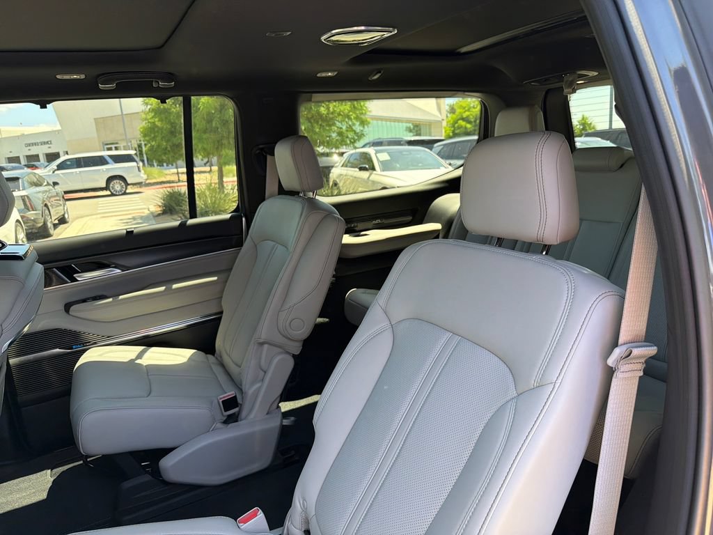 New 2026 Jeep Grand Wagoneer Summit w/ Premium Group III AWD/4WD image 33