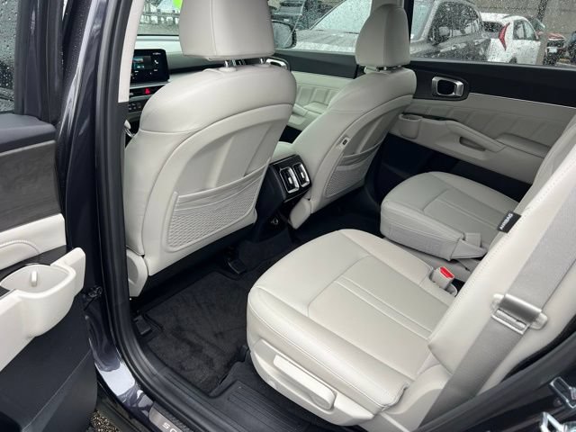 Used 2025 Kia Sorento SX AWD/4WD image 15