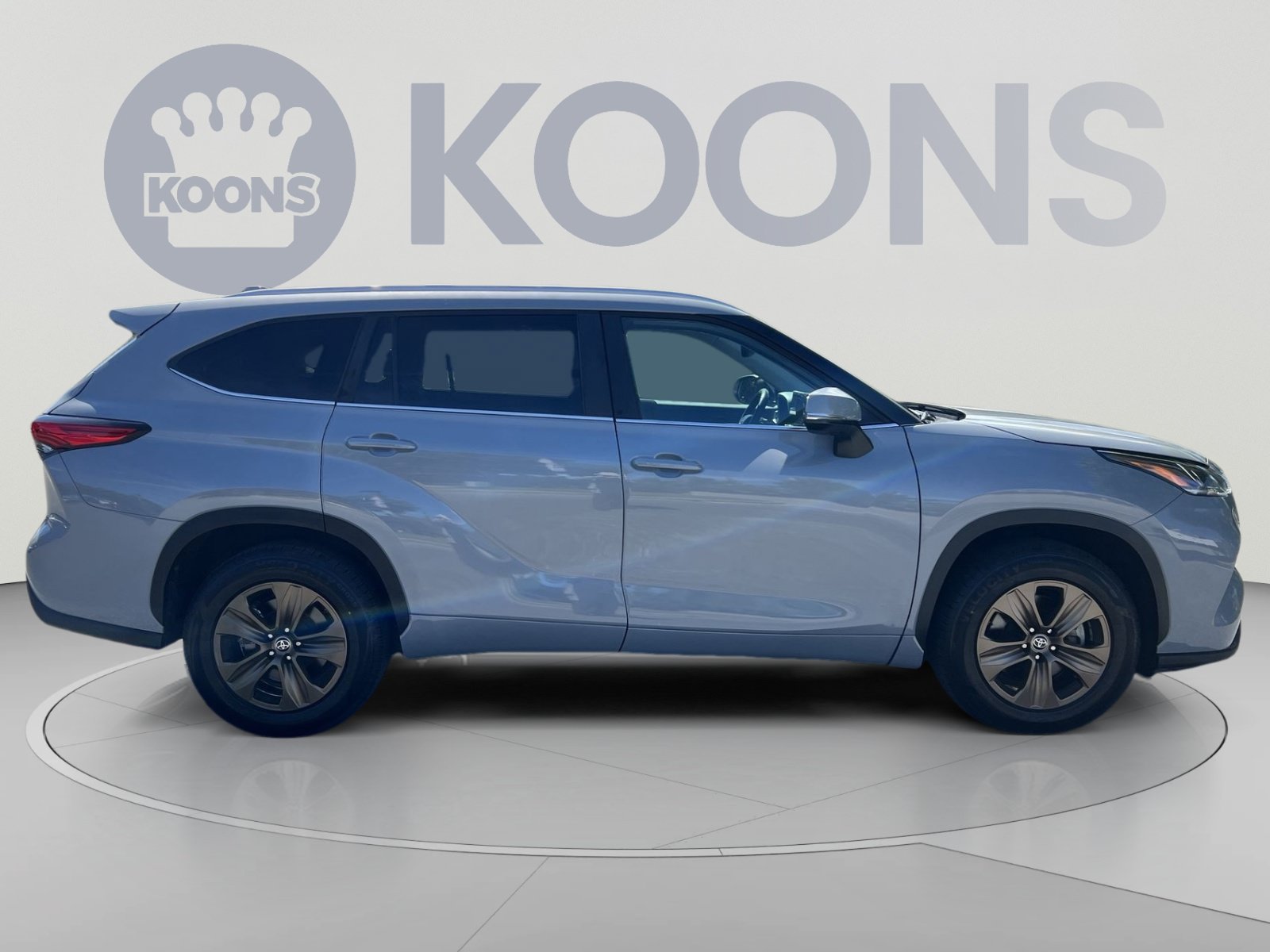 Used 2023 Toyota Highlander Bronze Edition FWD image 8