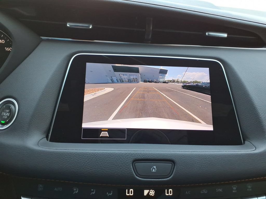 Used 2022 Cadillac XT4 Sport w/ LPO, ONYX Package FWD image 21