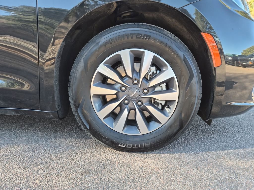 Used 2024 Chrysler Pacifica Select image 34