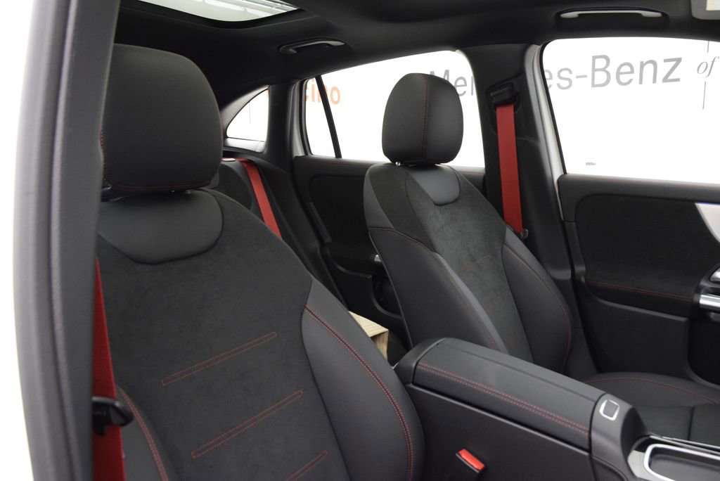 New 2026 Mercedes-Benz GLA 35 AMG 4MATIC image 17