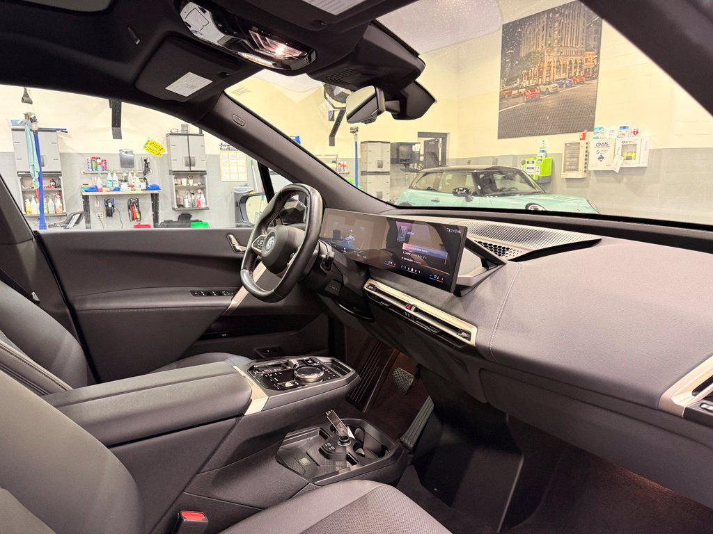 Used 2024 BMW iX xDrive50 AWD/4WD image 28