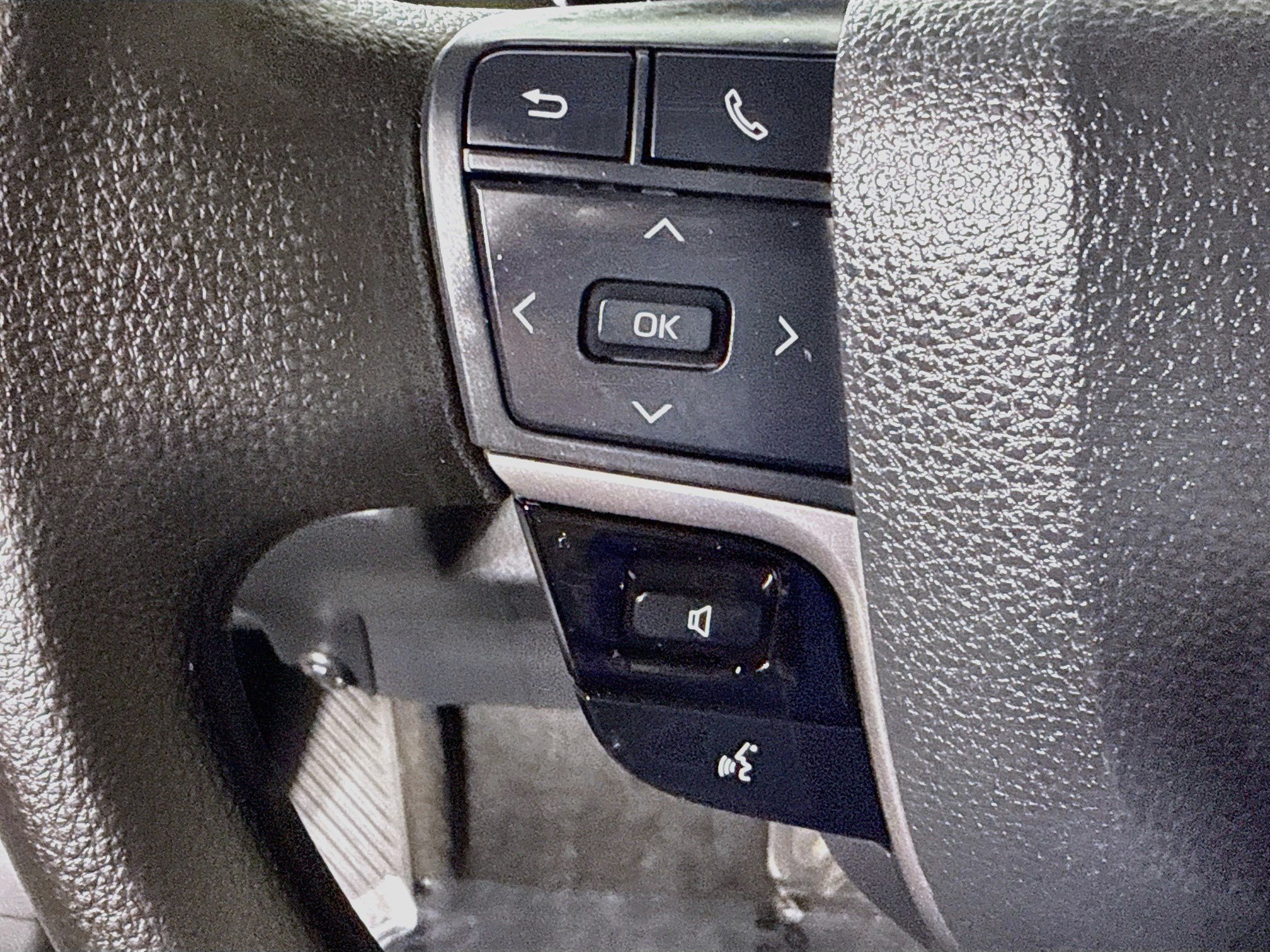 Used 2026 Toyota Camry LE FWD image 14