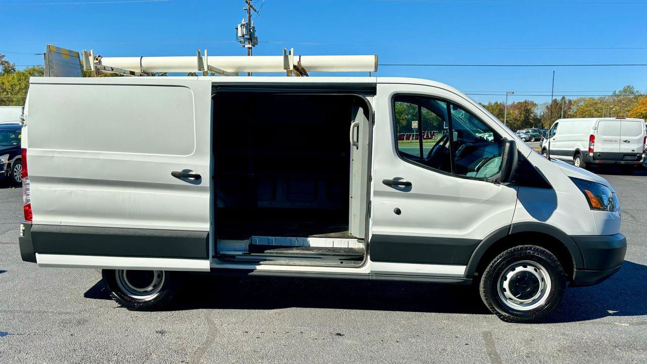 Used 2018 Ford Transit 250 130 Low Roof RWD image 12