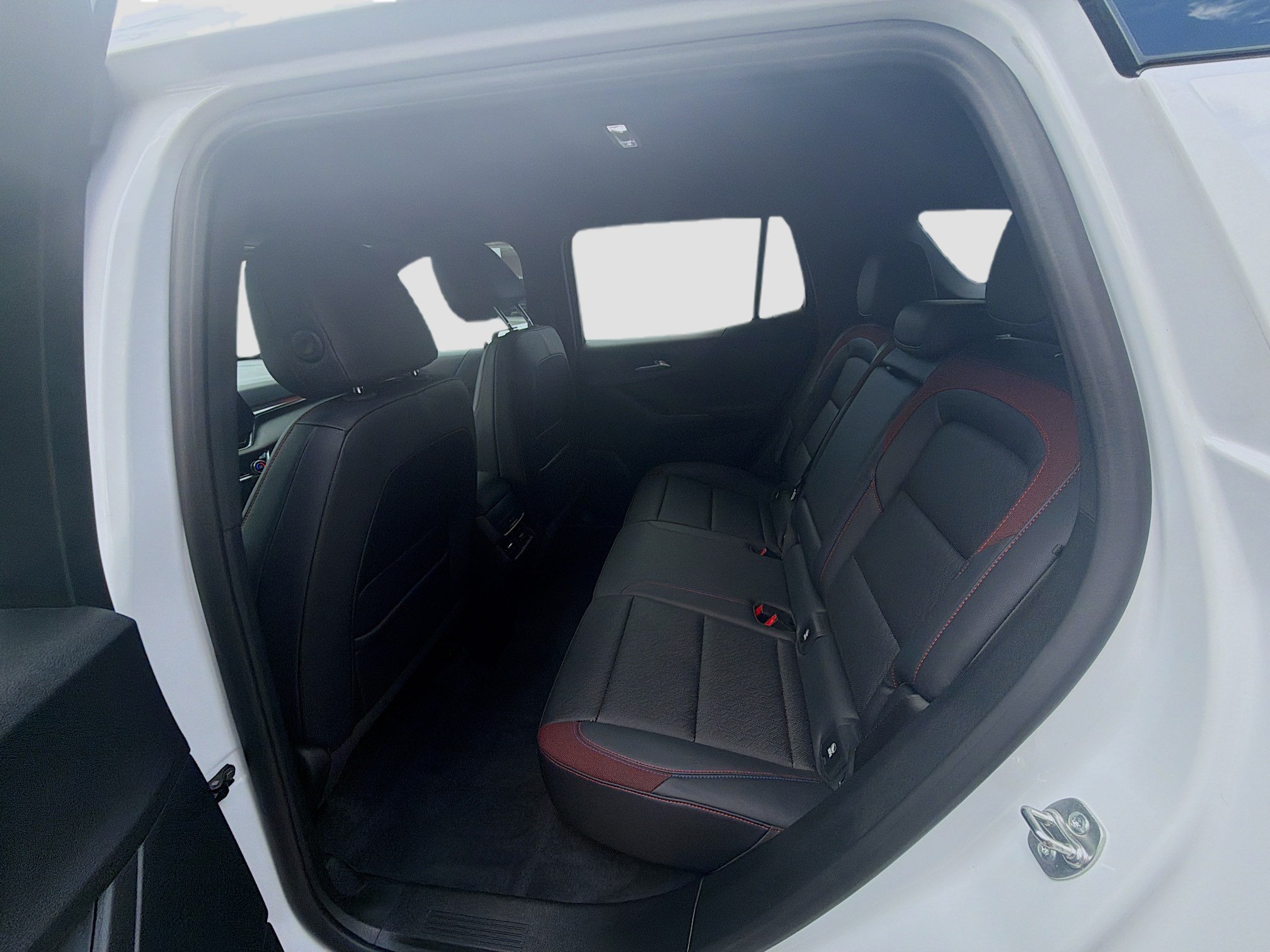 Used 2025 Chevrolet Equinox RS w/ Safety and Technology Package FWD image 23