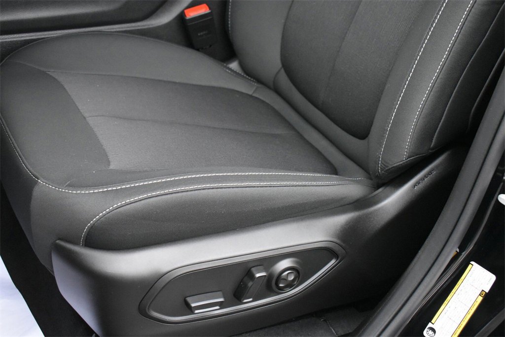 Used 2025 Jeep Grand Cherokee Laredo w/ Luxury Tech Group I image 10