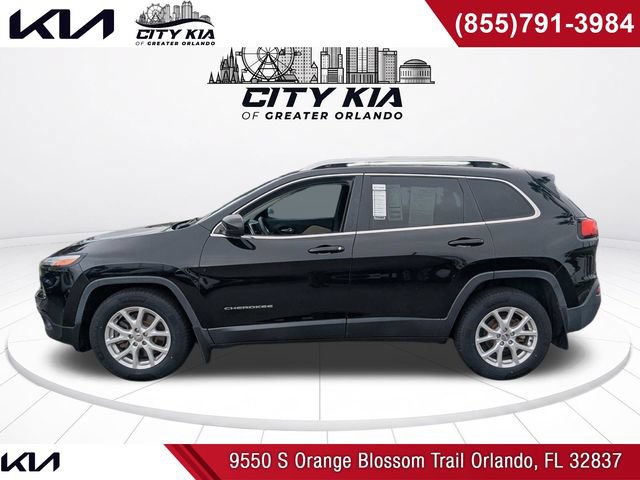 Used 2018 Jeep Cherokee Latitude FWD image 3