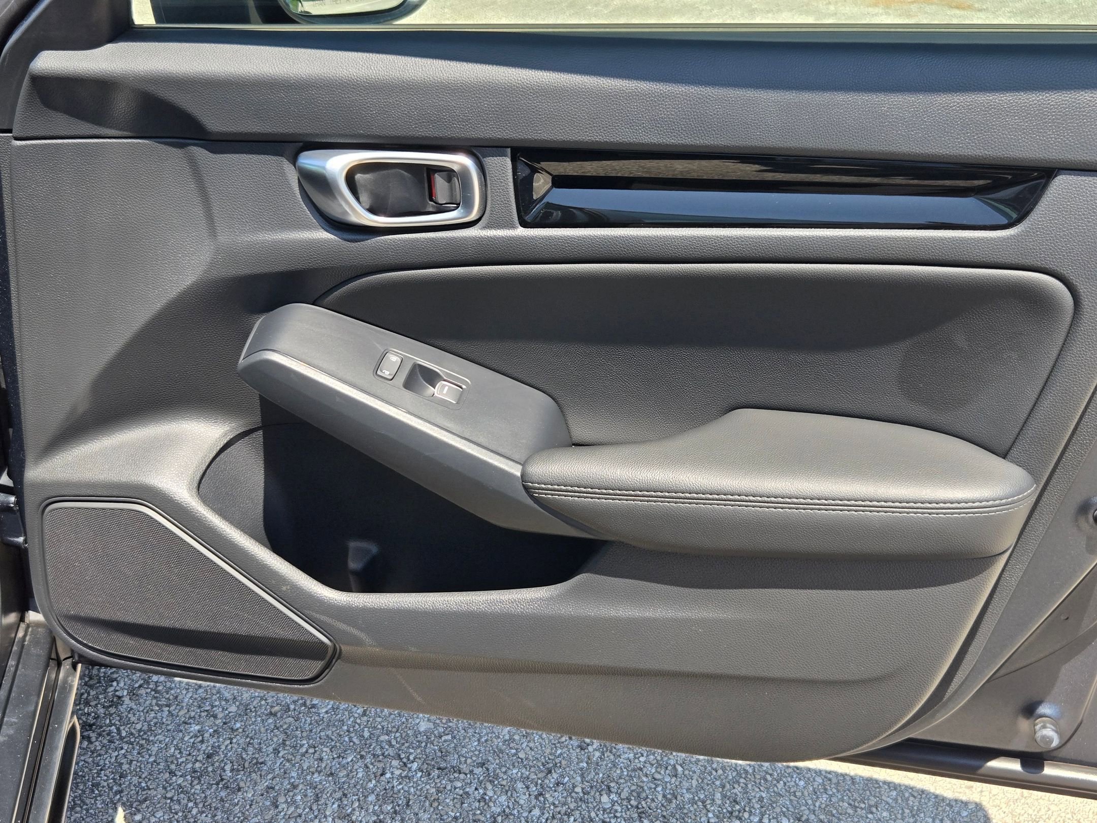 Used 2023 Honda Civic EX-L image 29