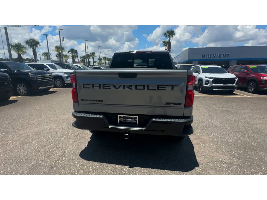 Used 2023 Chevrolet Silverado 1500 ZR2 w/ Technology Package AWD/4WD image 3