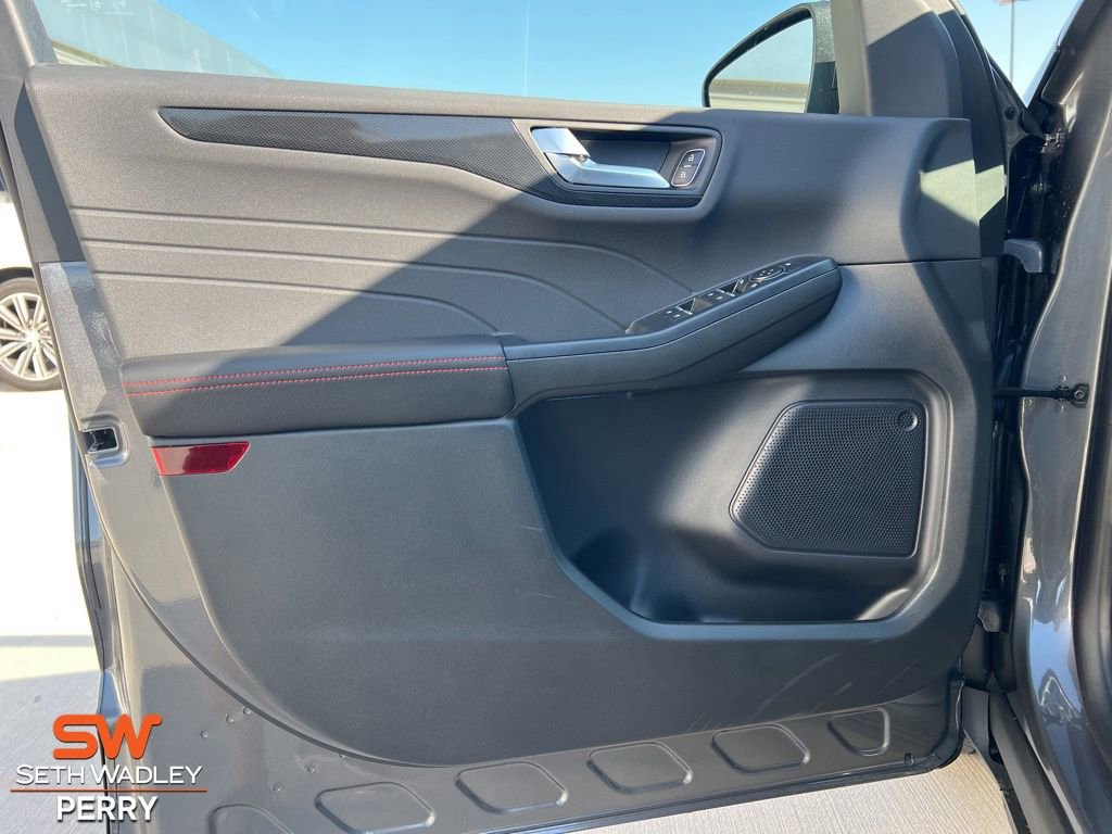 New 2026 Ford Escape ST-Line w/ Tech Pack #1 image 16