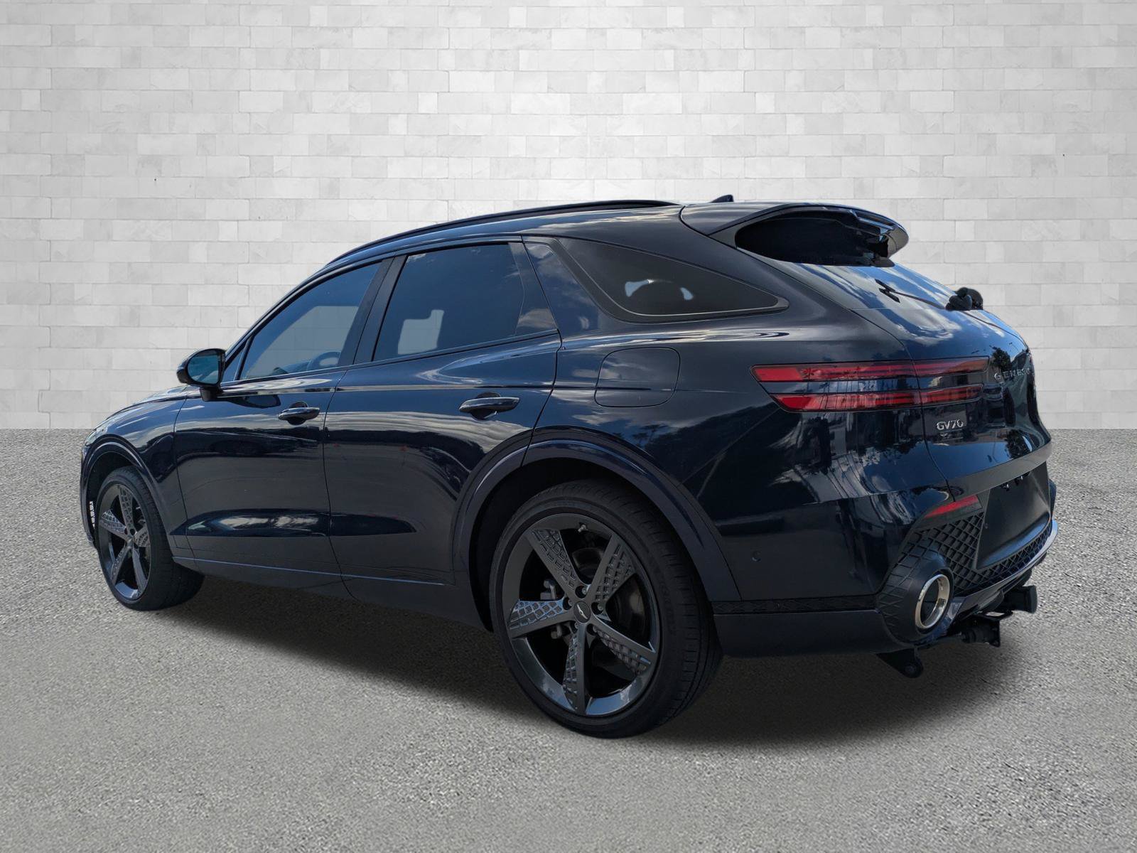 Certified 2022 Genesis GV70 3.5T Sport w/ Sport Prestige Package AWD/4WD image 4