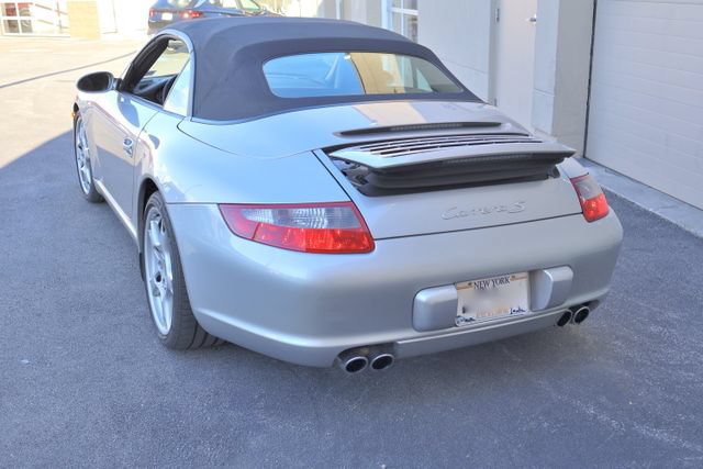 Used 2006 Porsche 911 Carrera S RWD image 5