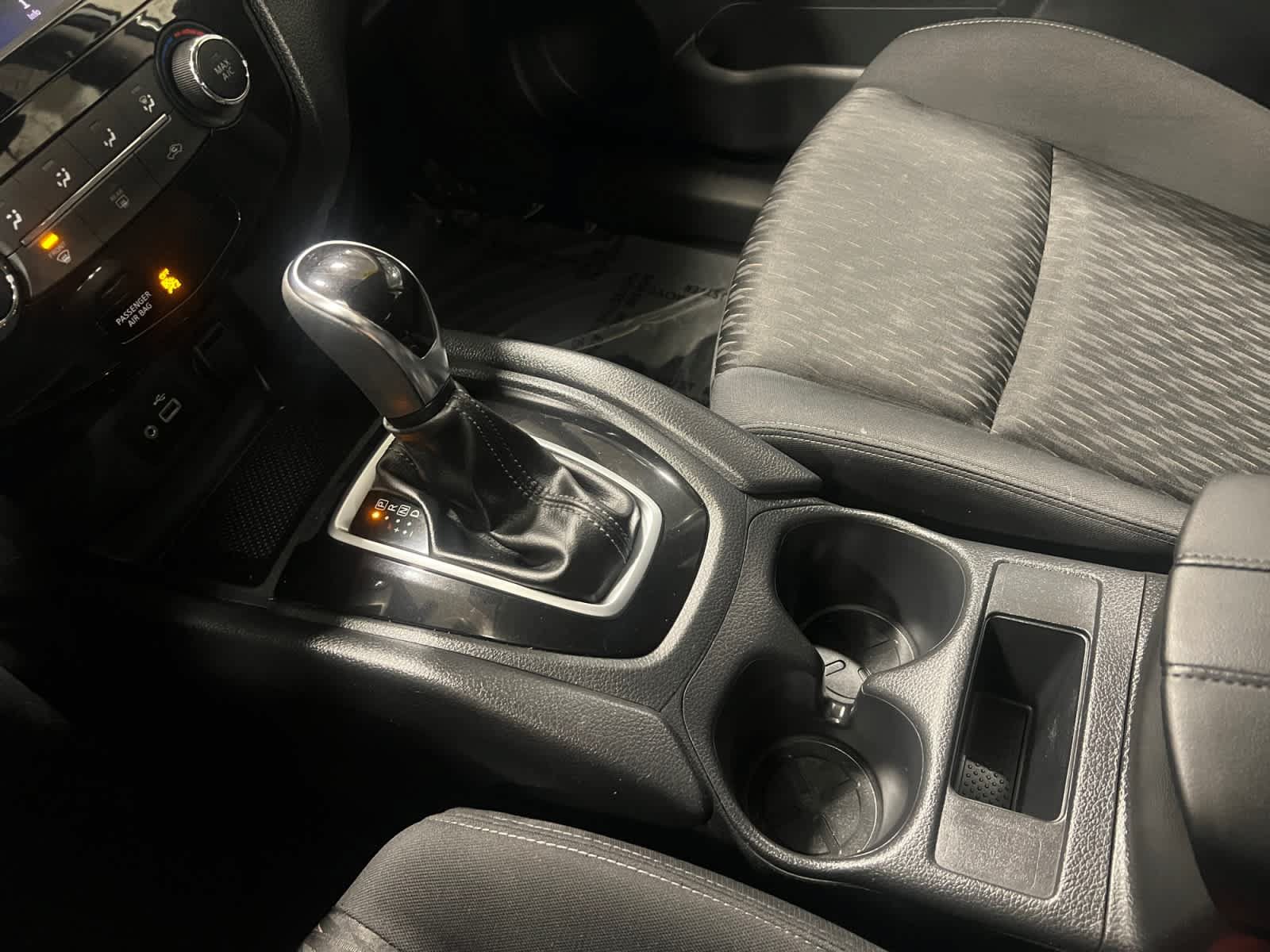 Used 2018 Nissan Rogue S AWD/4WD image 15