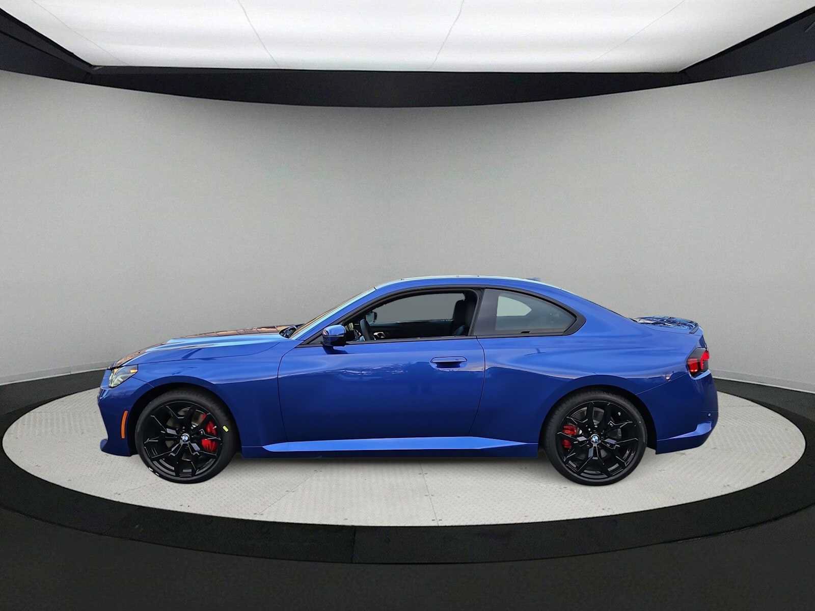 Used 2026 BMW 230i xDrive Coupe w/ Premium Package AWD/4WD image 5