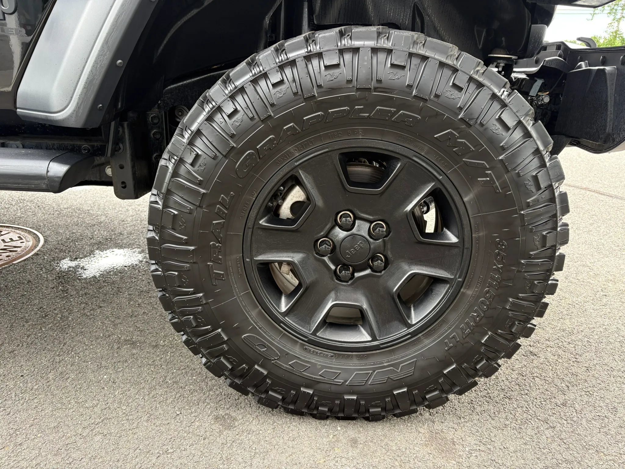 Used 2024 Jeep Wrangler Sport AWD/4WD image 13