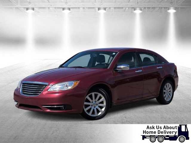 Used 2013 Chrysler 200 Limited FWD image 1