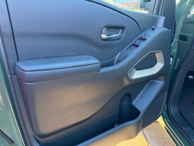 New 2025 Nissan Frontier SV image 5