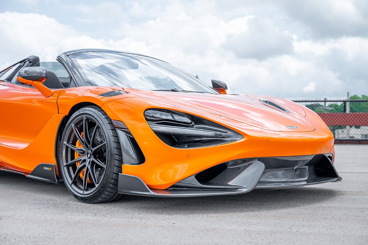 Used 2022 McLaren 765LT RWD image 12