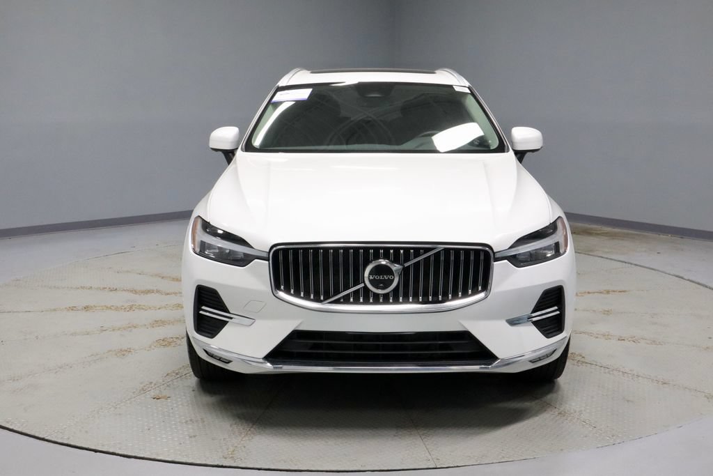 Used 2023 Volvo XC60 B5 Plus AWD/4WD image 6
