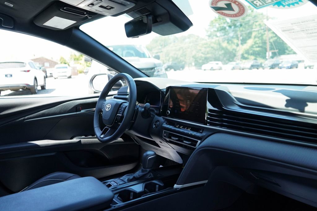 Used 2025 Toyota Camry SE w/ Convenience Package FWD image 13