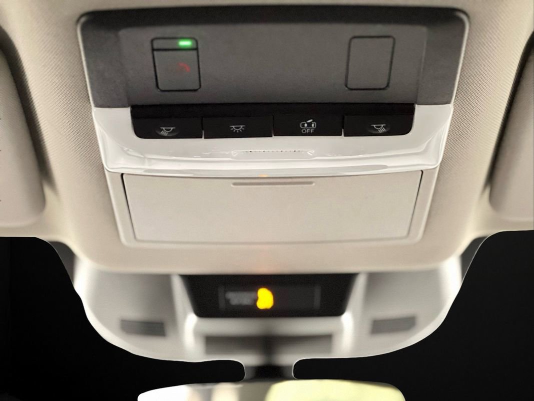 Used 2025 Nissan Rogue SV image 18