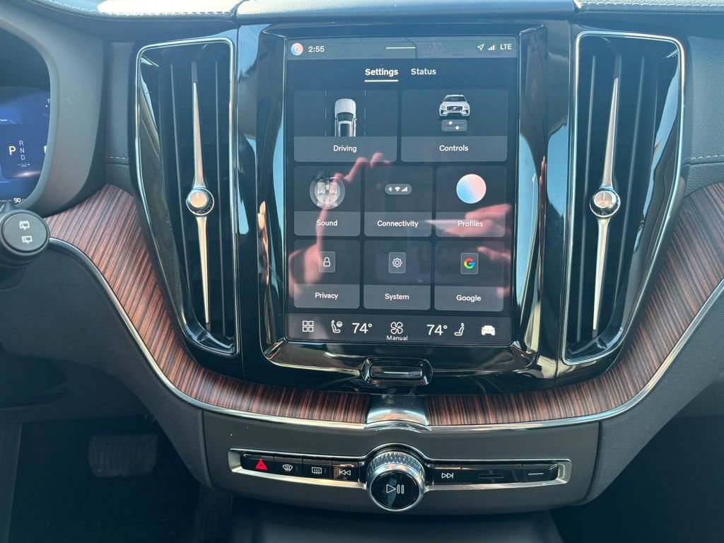 Certified 2024 Volvo XC60 B5 Ultimate w/ Climate Package image 13