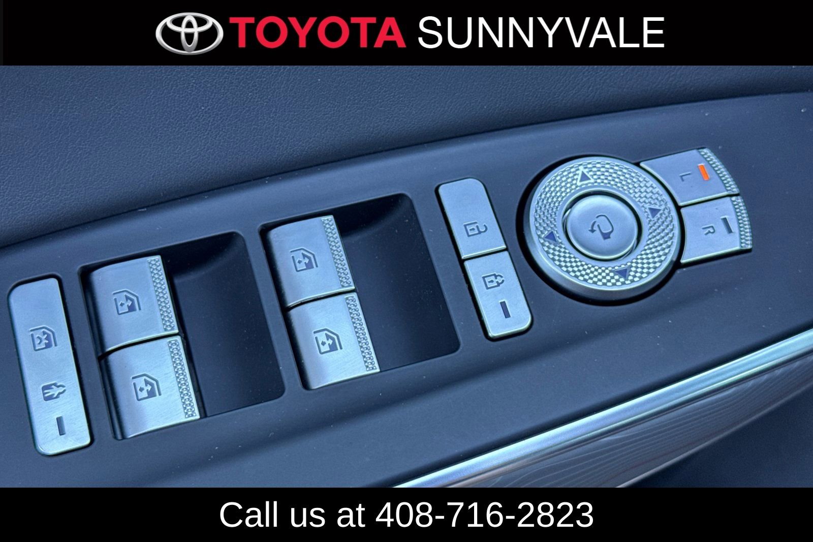 Used 2024 Genesis GV70 2.5T Advanced w/ Advanced Package image 17