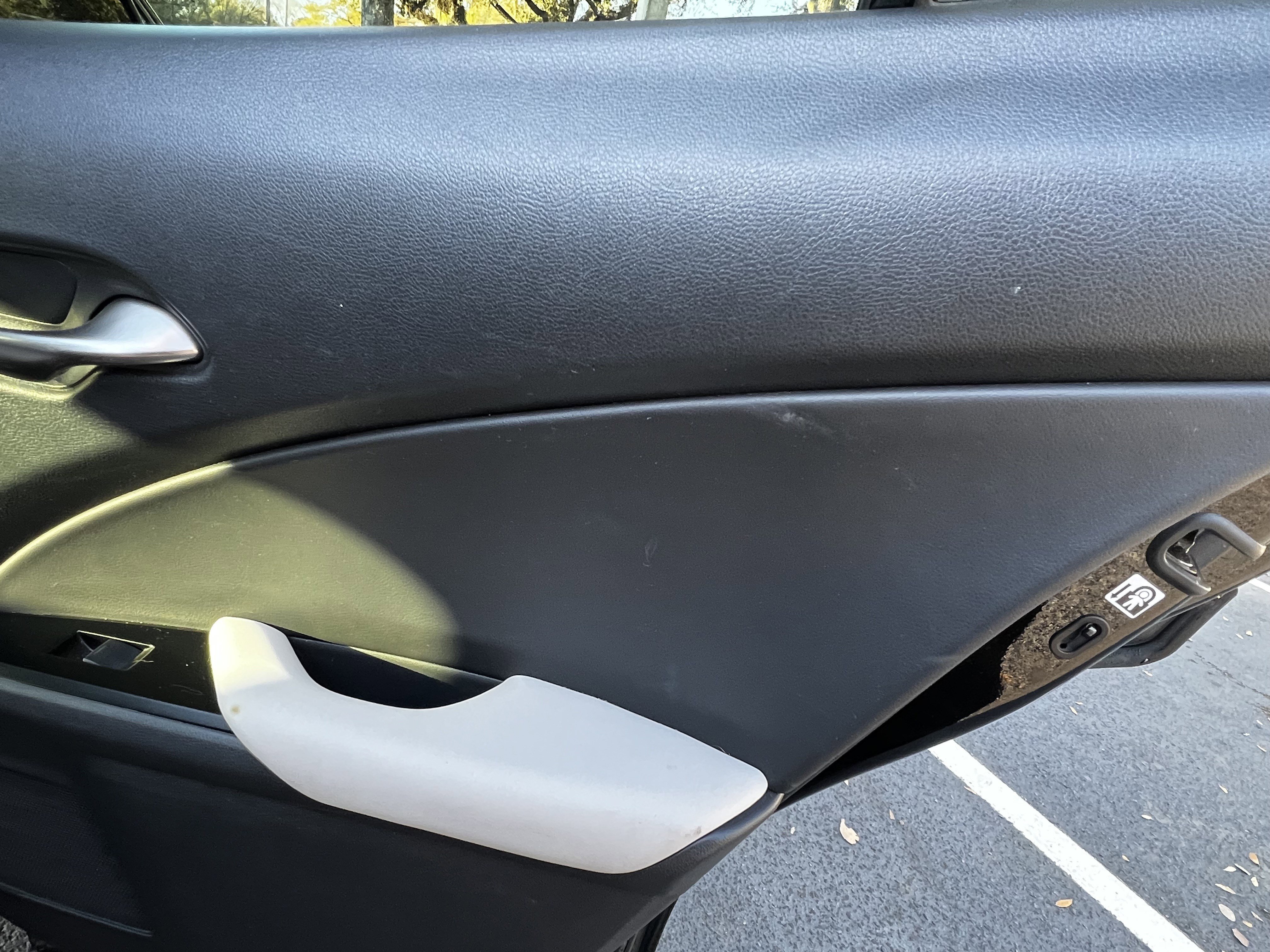 Used 2019 Lexus UX 250h w/ Premium Package image 38