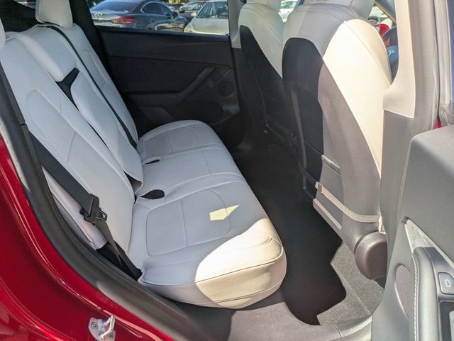 Used 2022 Tesla Model Y Long Range AWD/4WD image 27