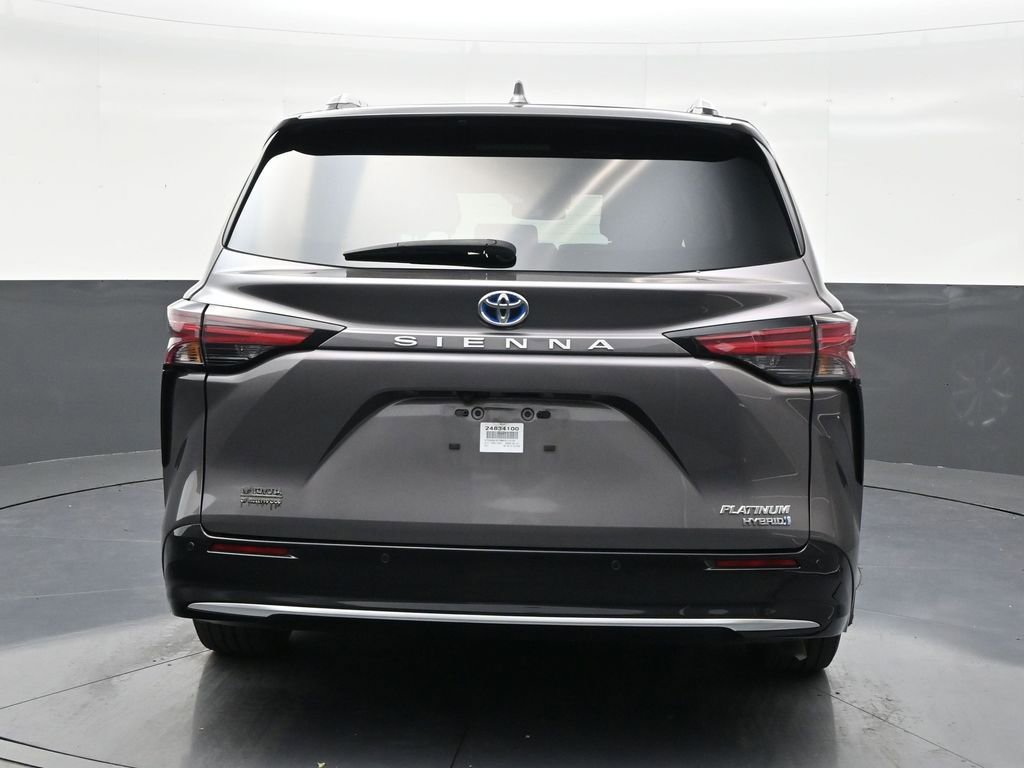 Used 2024 Toyota Sienna Platinum image 4
