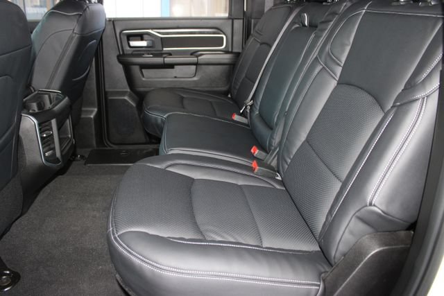 Used 2024 RAM 3500 Big Horn w/ Night Edition AWD/4WD image 21