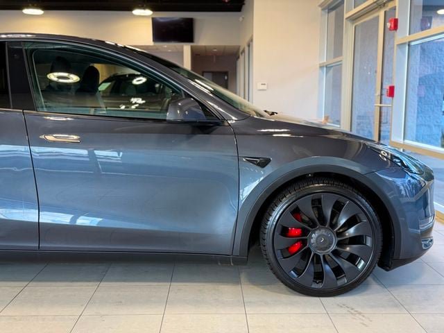 Used 2022 Tesla Model Y Performance AWD/4WD image 16