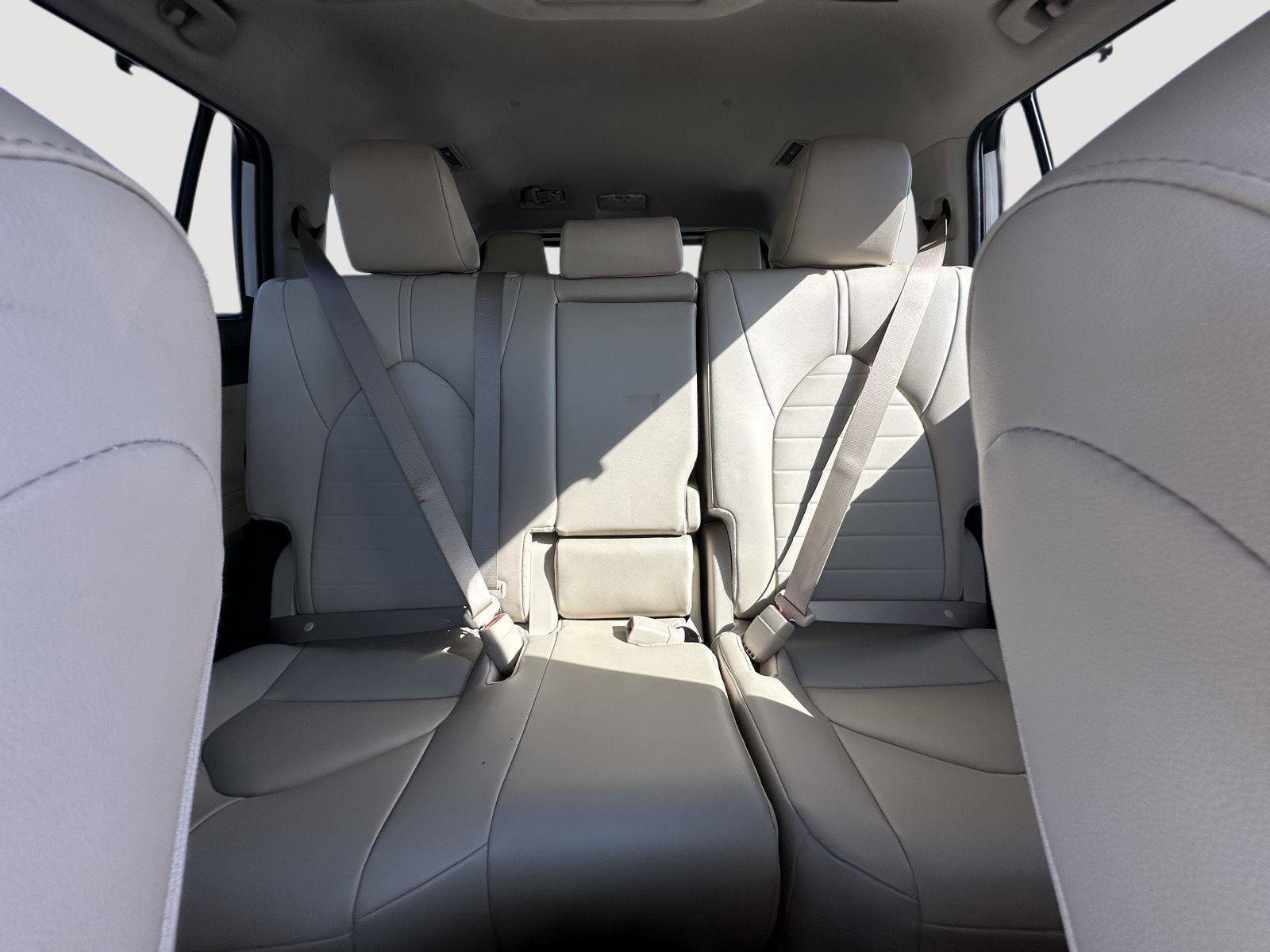Used 2024 Toyota Highlander XLE image 13