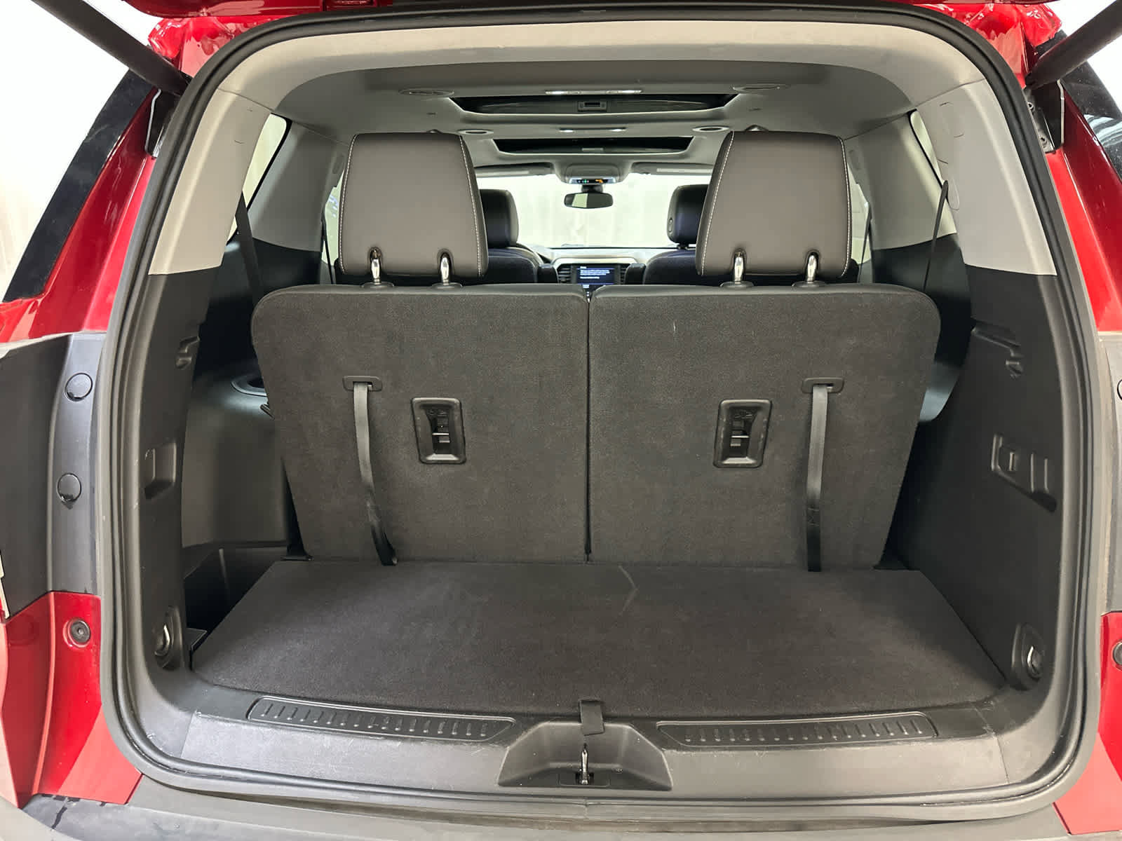 Used 2023 GMC Acadia SLT w/ Technology Package image 16