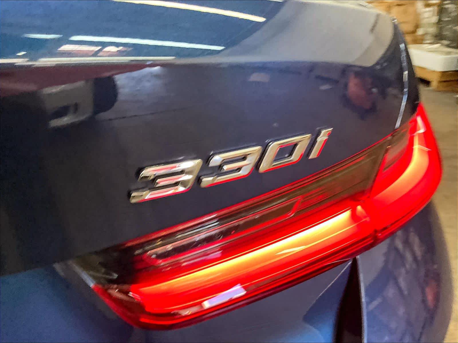 Used 2023 BMW 330i Sedan w/ Parking Assistance Package RWD image 11