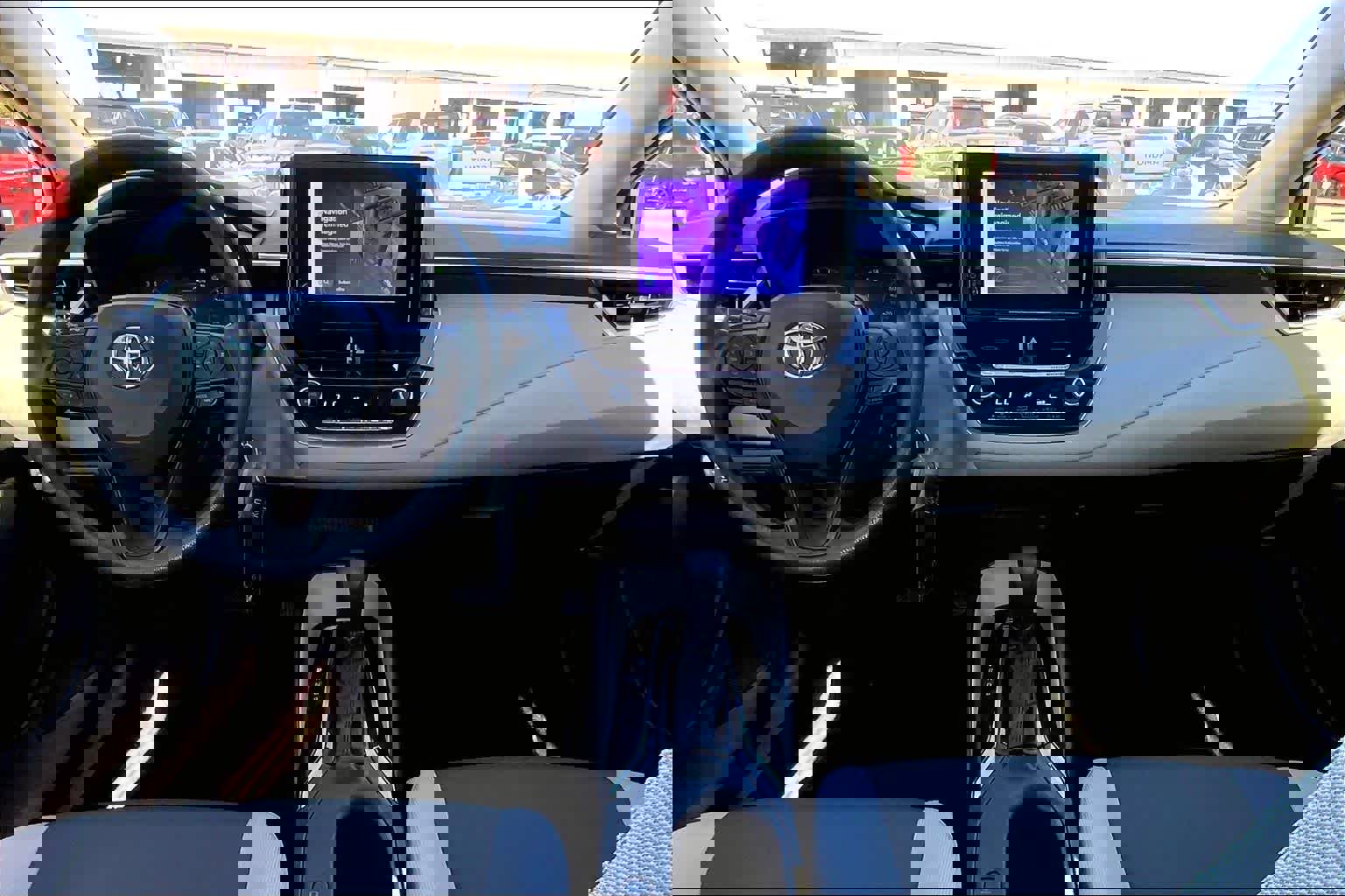 Used 2025 Toyota Corolla LE image 15