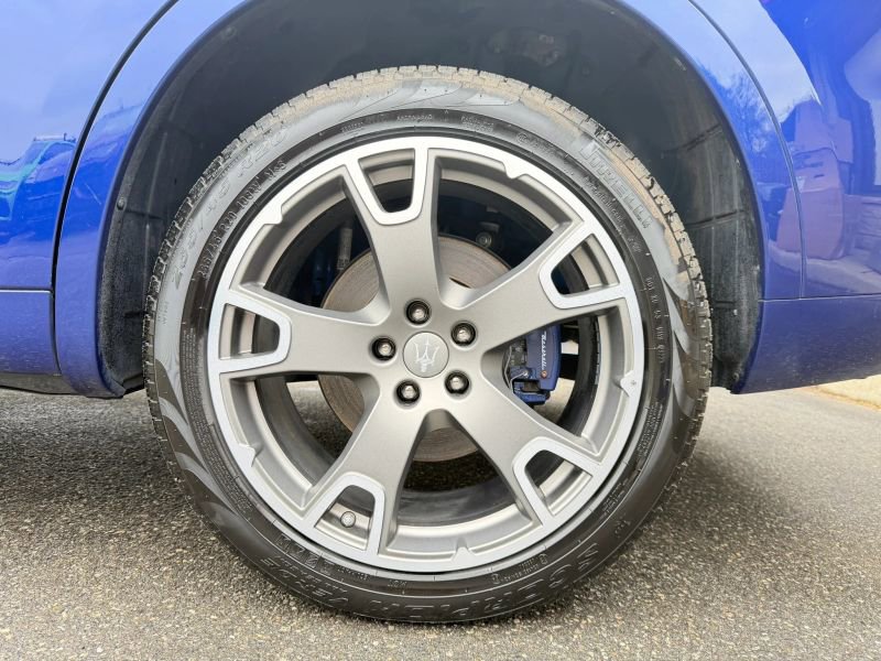 Used 2017 Maserati Levante w/ Luxury Package image 35