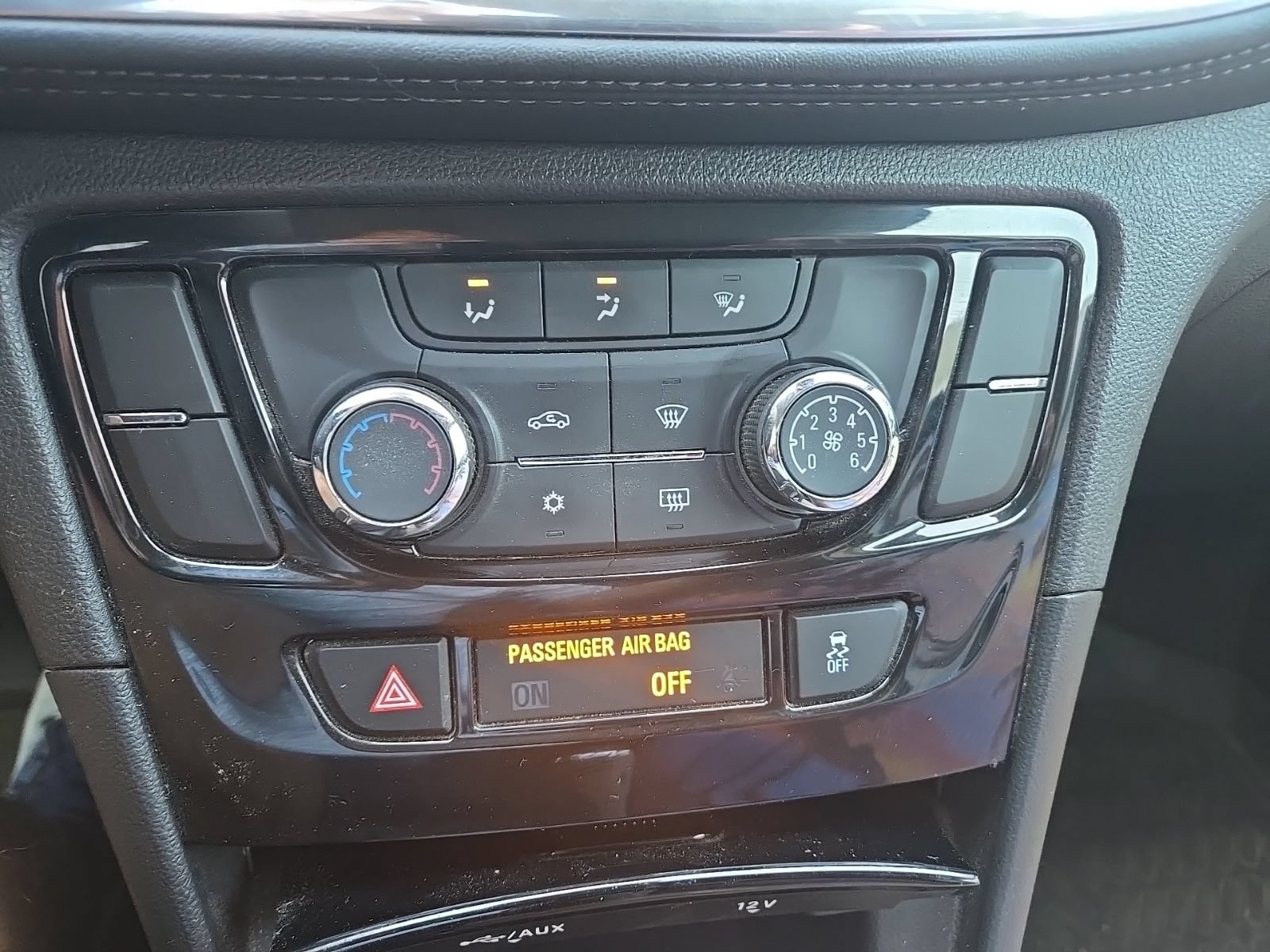 Used 2022 Buick Encore Preferred w/ Safety Package FWD image 14