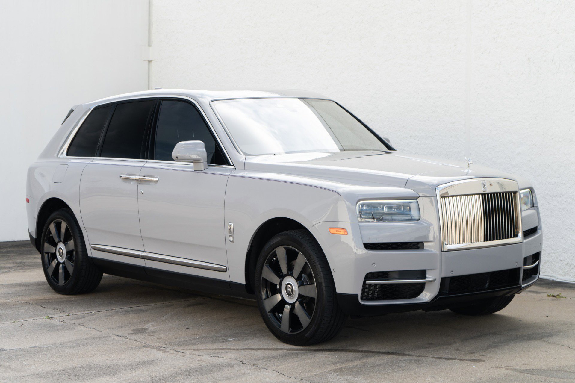 Used 2024 Rolls-Royce Cullinan image 4