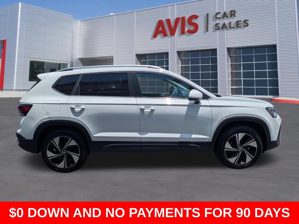 Used 2025 Volkswagen Taos SE AWD/4WD image 5