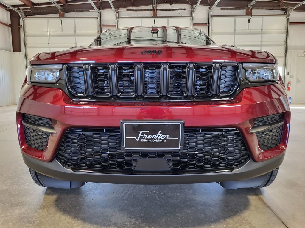 New 2025 Jeep Grand Cherokee Altitude RWD image 8