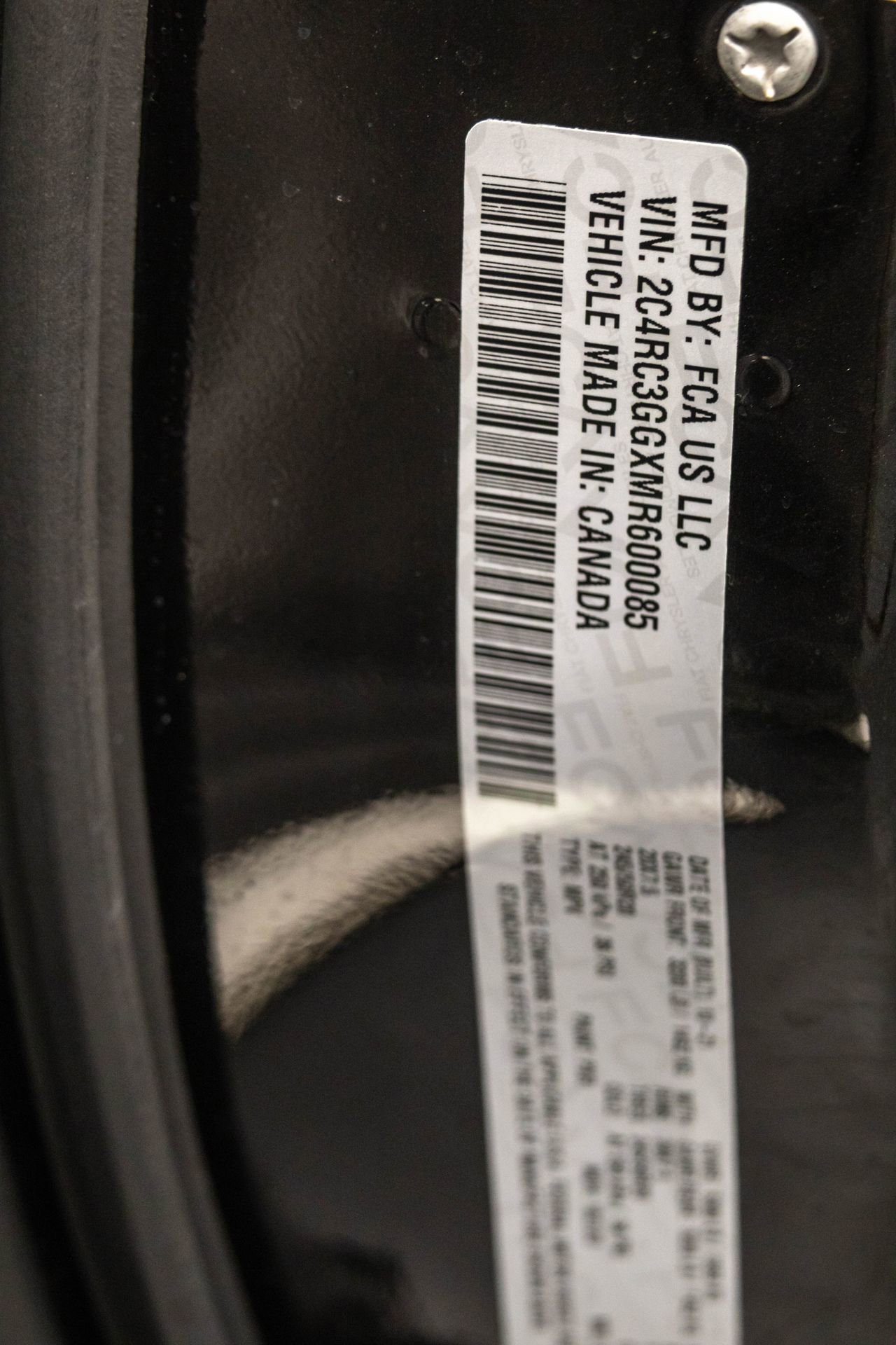 Used 2021 Chrysler Pacifica Limited w/ Uconnect Theater Family Group AWD/4WD image 46