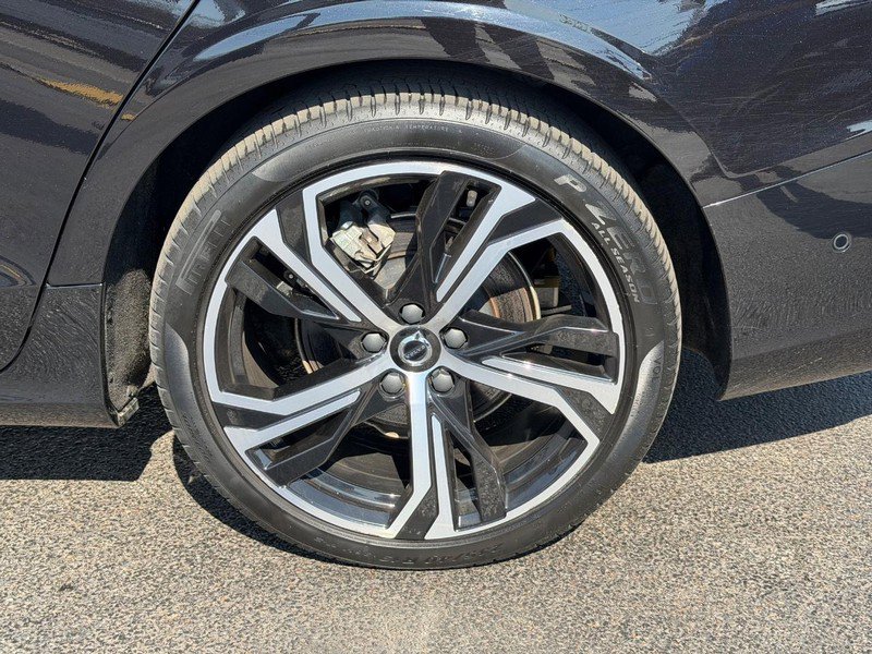 Certified 2025 Volvo S60 B5 Plus image 9