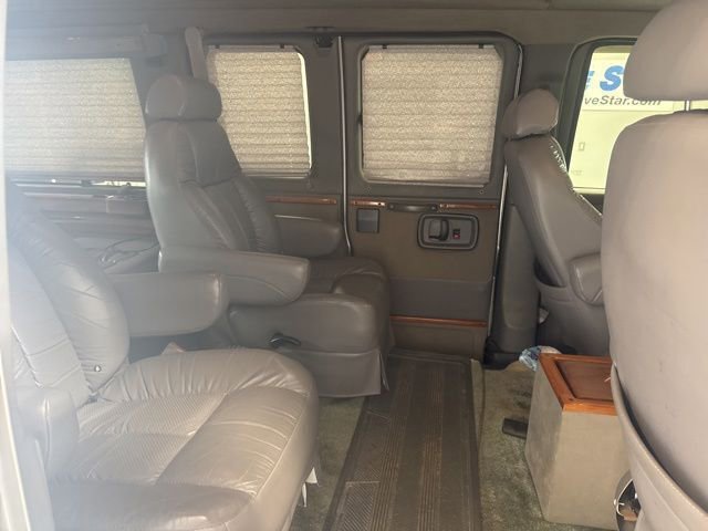 Used 2003 Chevrolet Express 1500 w/ Preferred Equipment Group 4 RWD image 24