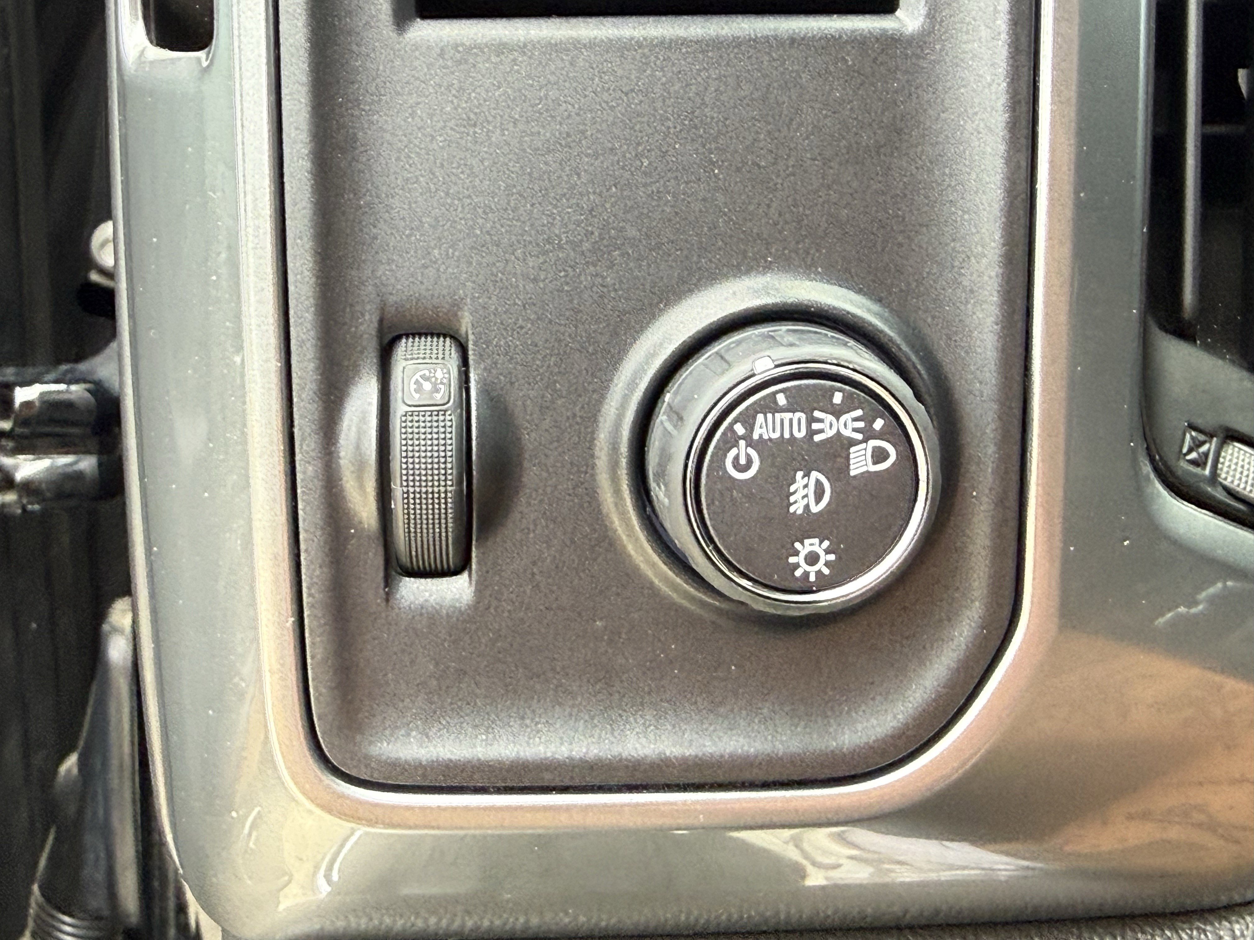 Used 2015 Chevrolet Silverado 1500 LTZ w/ Texas Edition, 1LZ Trim RWD image 24